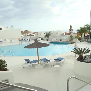 https://apartamento-en-complejo-adeje-paradise-en-playa-paraiso.in-canary-islands.com