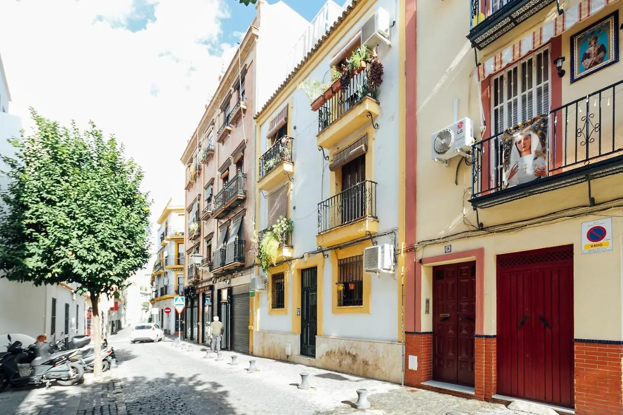 Alohamundi San Basilio Apartment Seville Spain